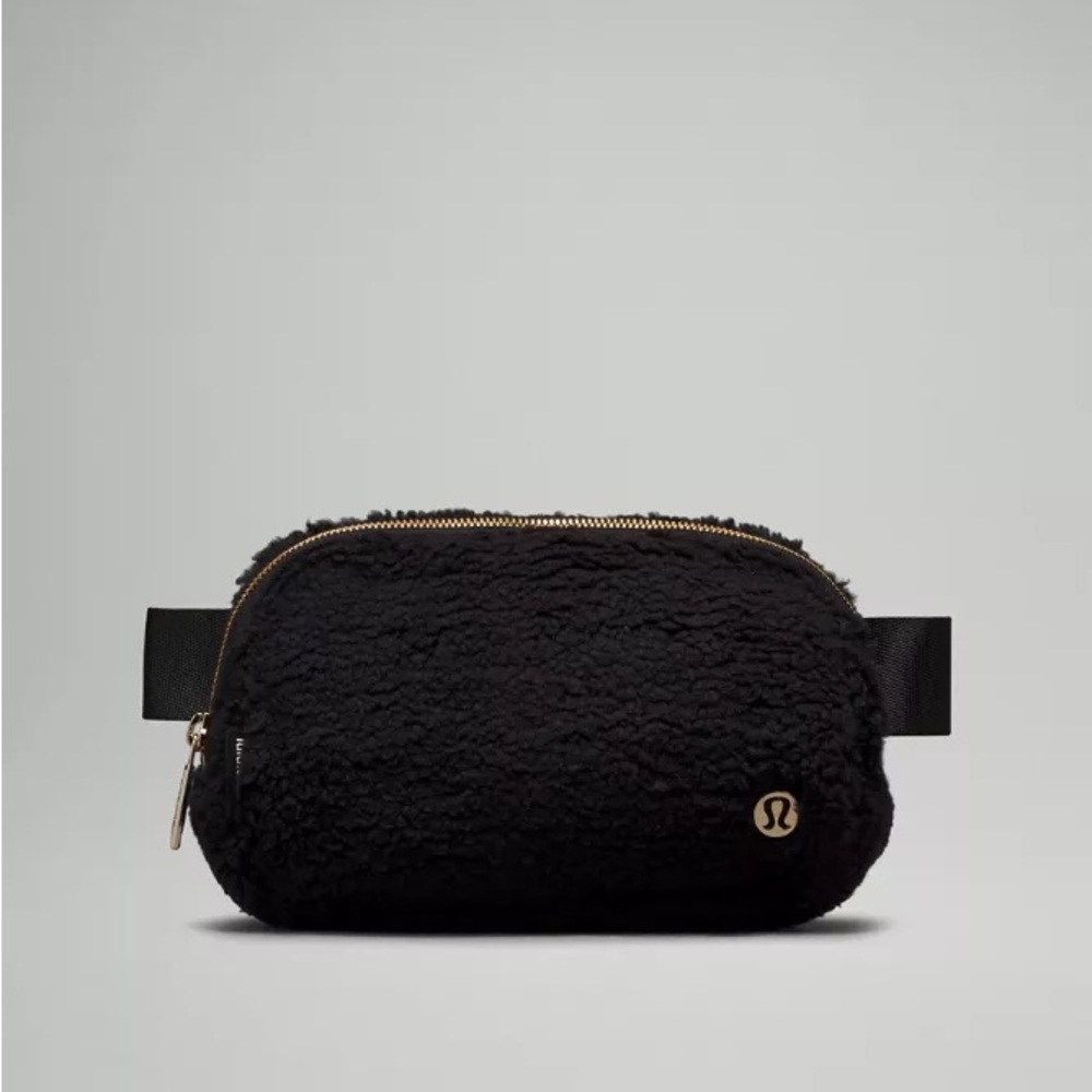 Lululemon Black Fleece Belt Bag 1L